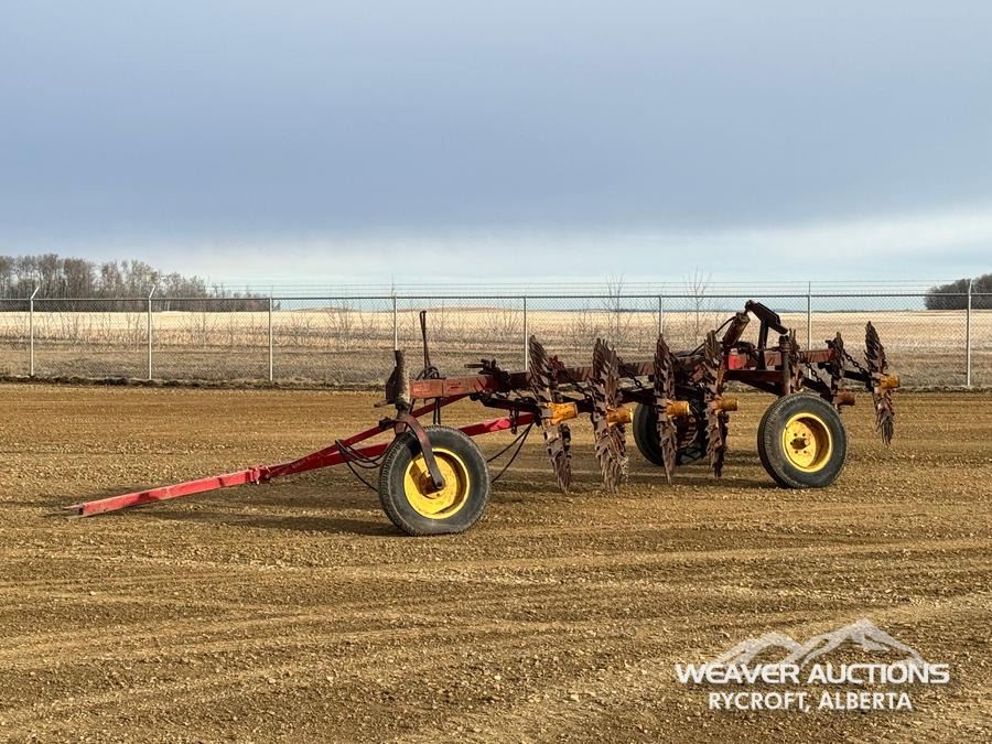 HORWOOD-BASHAW 7 WHEEL ROOT RAKE - Weaver Bros. Auctions Ltd.