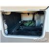 Image 36 : 2005 TOPAZ LE 25.5 FT 5TH WHEEL T/A TRAVEL TRAILER