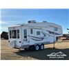 Image 3 : 2005 TOPAZ LE 25.5 FT 5TH WHEEL T/A TRAVEL TRAILER