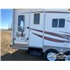 Image 8 : 2005 TOPAZ LE 25.5 FT 5TH WHEEL T/A TRAVEL TRAILER