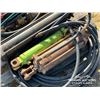 Image 5 : IMPLEMENT HYDRAULIC CYLINDERS WITH HOSES