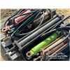 Image 6 : IMPLEMENT HYDRAULIC CYLINDERS WITH HOSES