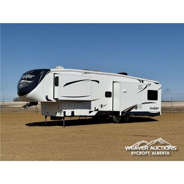 2013 SANDPIPER 34.6 FT. 5TH WHEEL TRAVEL TRAILER
