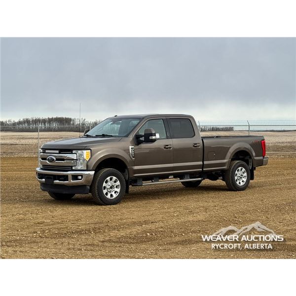 2017 FORD F-250 LARIAT CREW CAB PICKUP