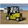 Image 4 : CLARK GPX30 PNEUMATIC TIRE FORKLIFT