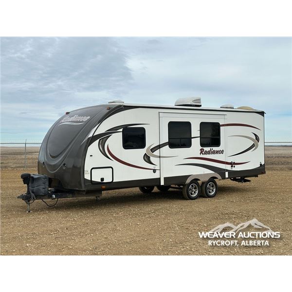 2015 RADIANCE CRUISER 24 FT. TRAVEL TRIALER