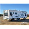 Image 3 : 2005 JAZZ THOR 31 FT. T/A TRAVEL TRAILER