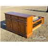 Image 1 : CHINA CABINET W/ HUTCH