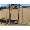 Image 9 : PALPATION GATE W/CHAINLINK FENCE PANEL