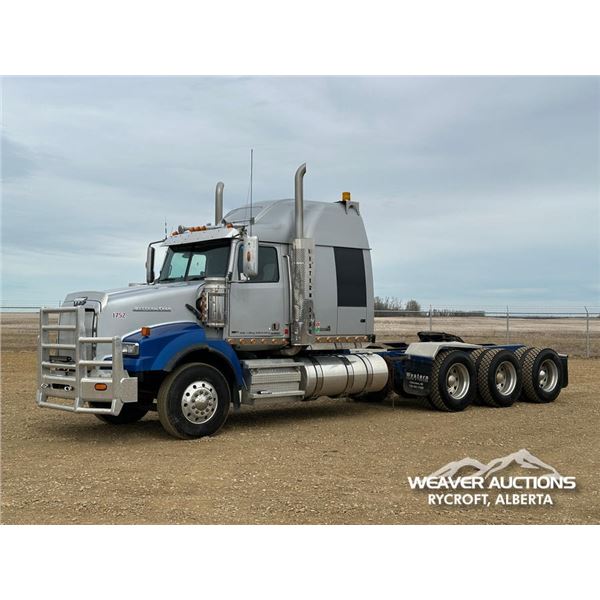 2013 WESTERN STAR TRI DRIVE SLEEPER TRUCK TRACTOR