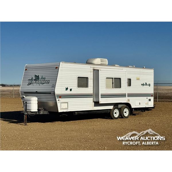 2002 FLEETWOOD WILDERNESS 26FT. T/A TRAVEL TRAILER