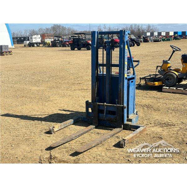BLUE GIANT E90-30 3000 LB ELECTRIC PALLET JACK