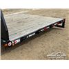 Image 11 : TRAILTECH 105 X 90 IN. FLATDECK