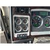 Image 17 : 2014 KENWORTH T800 TRI DRIVE SLEEPER TRUCK TRACTOR
