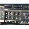Image 20 : 2014 KENWORTH T800 TRI DRIVE SLEEPER TRUCK TRACTOR