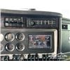 Image 21 : 2014 KENWORTH T800 TRI DRIVE SLEEPER TRUCK TRACTOR