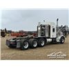 Image 3 : 2014 KENWORTH T800 TRI DRIVE SLEEPER TRUCK TRACTOR