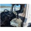 Image 6 : 2005 FREIGHTLINER M2112V T/A  PICKER TRUCK