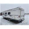 Image 4 : 2004 TERRY QUANTUM T/A TRAVEL TRAILER
