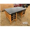 Image 2 : 1956 OAK DESK