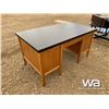 Image 4 : 1956 OAK DESK