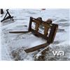 Image 1 : WHEEL LOADER PALLET FORKS