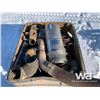 Image 5 : PALLET OF ENGINE & EXHAUST PARTS