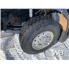 Image 22 : 2005 PETERBILT 378 T/A SLEEPER WINCH TRACTOR