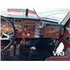 Image 8 : 2000 PETERBILT 378 T/A SLEEPER TRUCK TRACTOR
