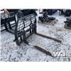 Image 2 : JOHN DEERE 48" SKID STEER PALLET FORKS