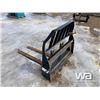 Image 4 : JOHN DEERE SKID STEER 48" PALLET FORKS