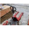 Image 3 : (UNUSED) CAN LIFT 4,500 LB PALLET JACK