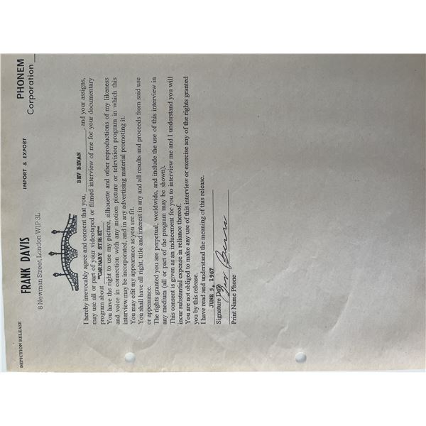 The Move signed Frank Davis contract