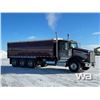 Image 2 : 2012 Kenworth T800 Tri Drive Grain Truck
