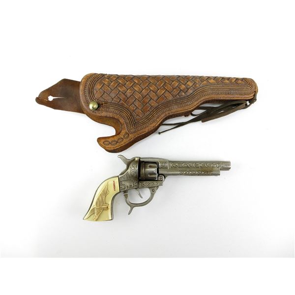 VINTAGE TOY CAP REVOLVER