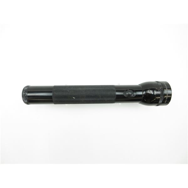 MAG-LIGHT HEAVY DUTY FLASHLIGHT