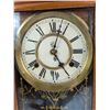 Image 6 : Waterbury Gingerbread Clock with Pendulum and Key