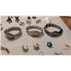 Image 3 : Jewelry