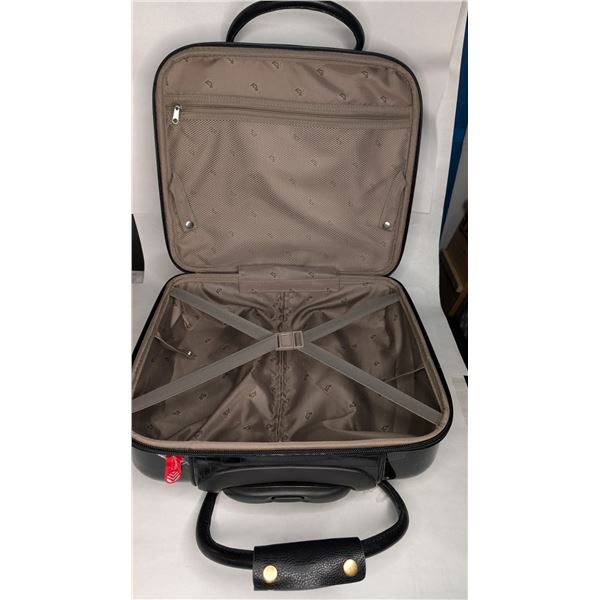 Heys Nottingham Spinner Carrying Case New - Plastic cover attached