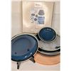 Image 2 : Denby Peveril Blue Set of Four Nesting Bowls & Denby Wood Board