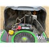 Image 11 : JOHN DEERE 100 SERIES 42 IN. LAWN MOWER