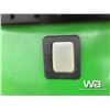 Image 16 : JOHN DEERE 100 SERIES 42 IN. LAWN MOWER