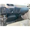 Image 11 : 2000 INTERNATIONAL 4700 S/A ROLLBACK TRUCK