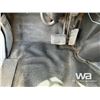 Image 17 : 2000 INTERNATIONAL 4700 S/A ROLLBACK TRUCK