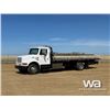 Image 1 : 2000 INTERNATIONAL 4700 S/A ROLLBACK TRUCK