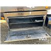 Image 47 : 2000 INTERNATIONAL 4700 S/A ROLLBACK TRUCK