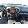 Image 12 : 2015 DODGE RAM LARAMIE 5500HD CREW CAB FLATBED