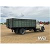 Image 3 : 1976 IHC LOADSTAR 1600 S/A GRAIN TRUCK