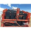 Image 11 : MASSEY FERGUSON 1560 ROUND BALER
