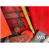 Image 17 : MASSEY FERGUSON 1560 ROUND BALER